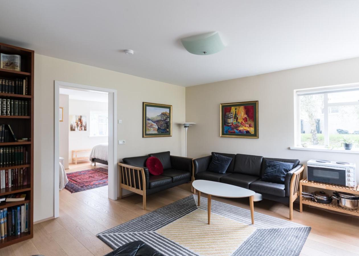 Guesthouse Akureyri - Apartments Near Down Town Extérieur photo